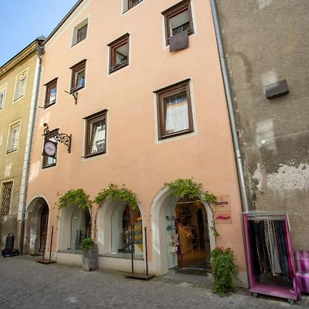 Traditional Old Town Apartment Hall in Tirol Buitenkant foto