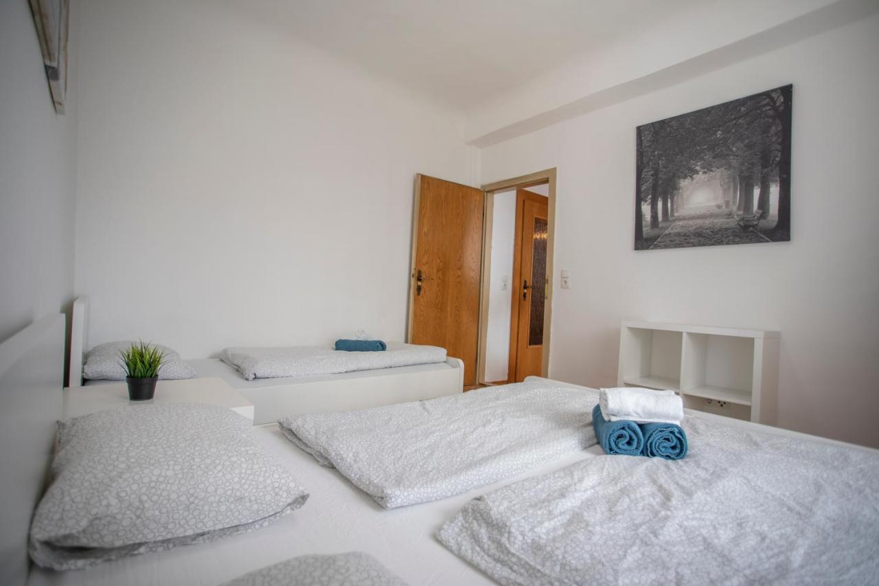 Traditional Old Town Apartment Hall in Tirol Buitenkant foto