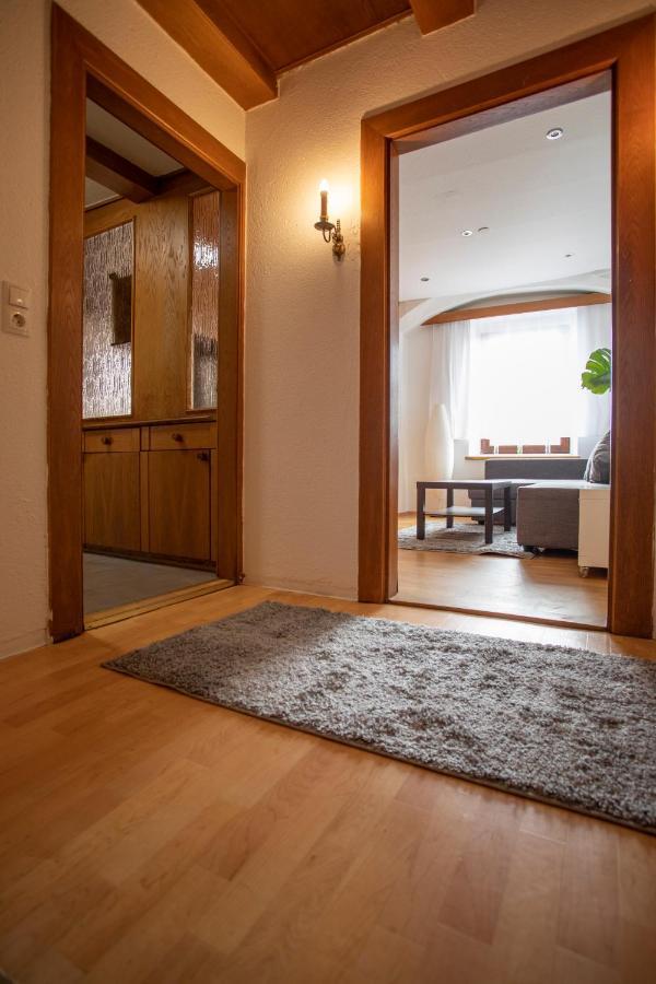 Traditional Old Town Apartment Hall in Tirol Buitenkant foto