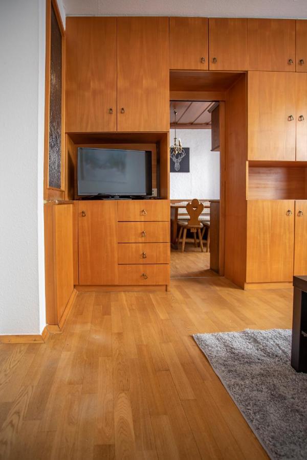 Traditional Old Town Apartment Hall in Tirol Buitenkant foto