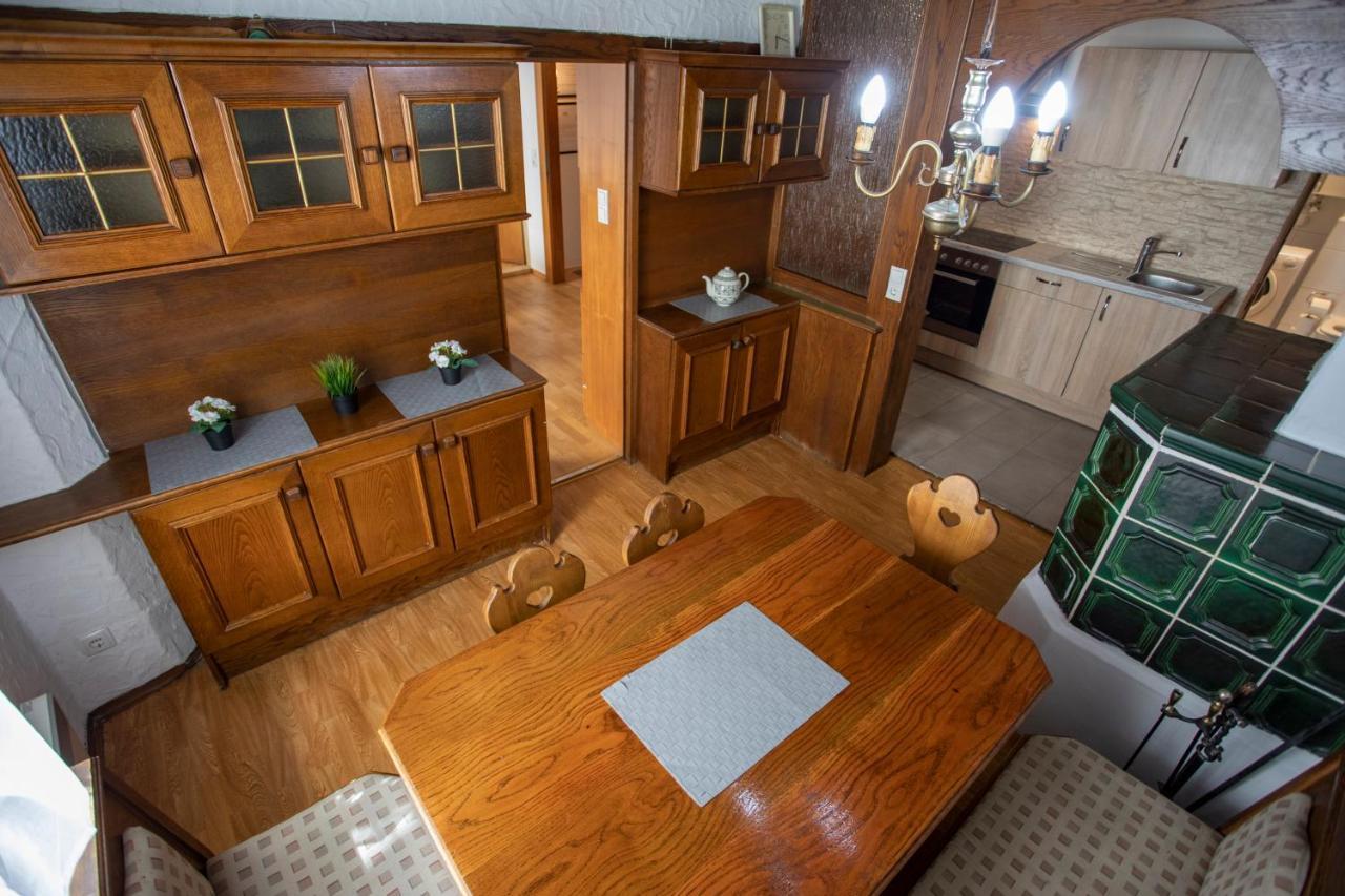 Traditional Old Town Apartment Hall in Tirol Buitenkant foto