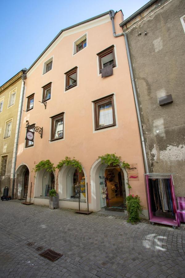 Traditional Old Town Apartment Hall in Tirol Buitenkant foto